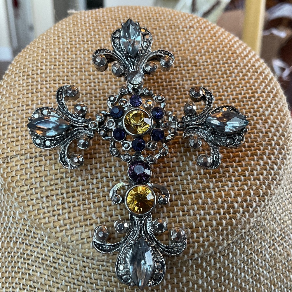 Beautiful silver/jeweled cross brooch